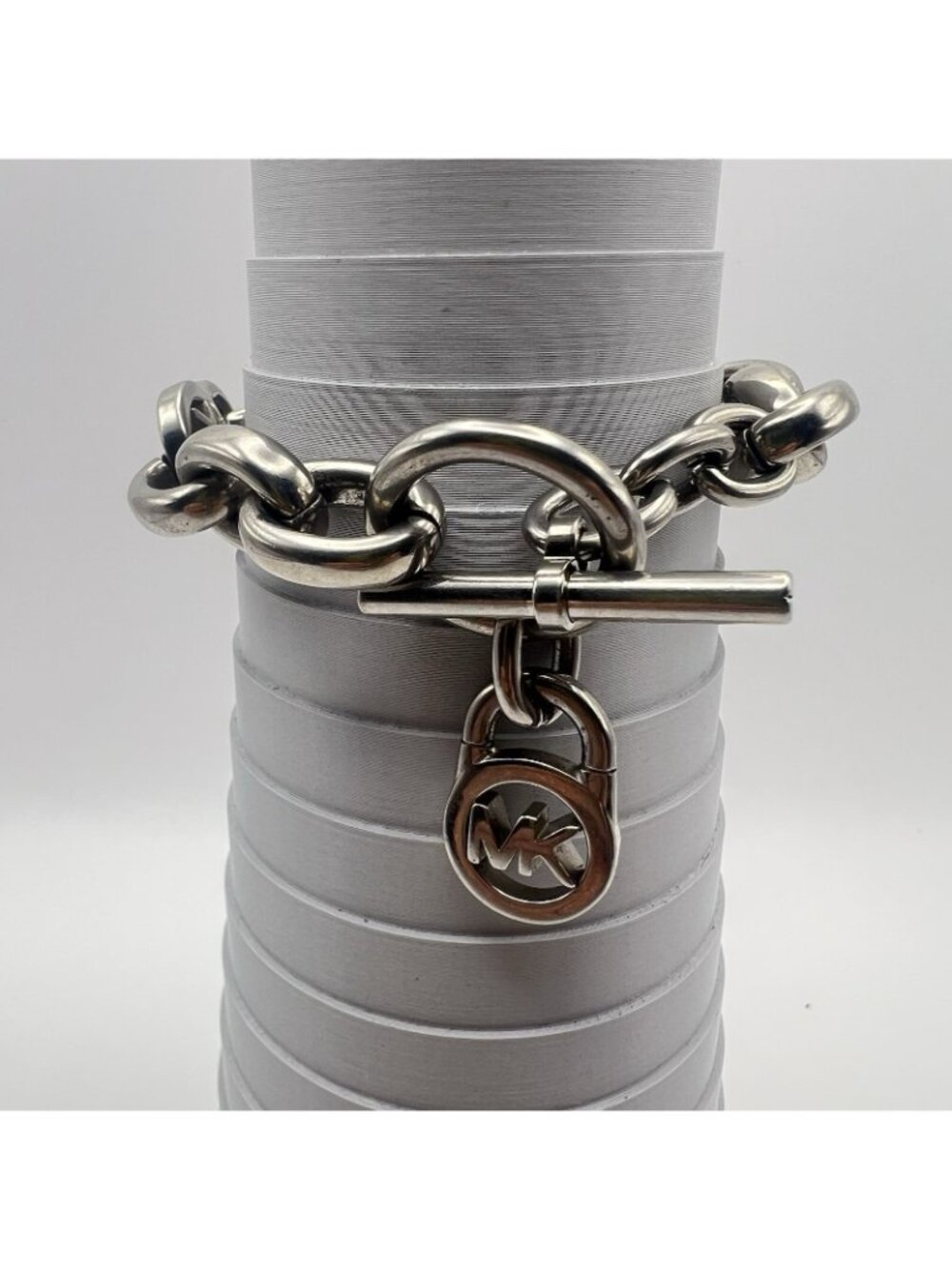 Michael Kors MK Logo Padlock Silver Tone Chunky Link Chain Toggle Bracelet 8" - Picture 8 of 12